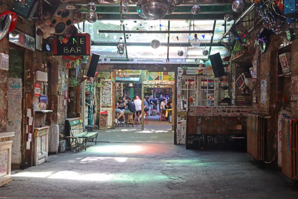 Szimpla Kert, 01.06.2025 18:10