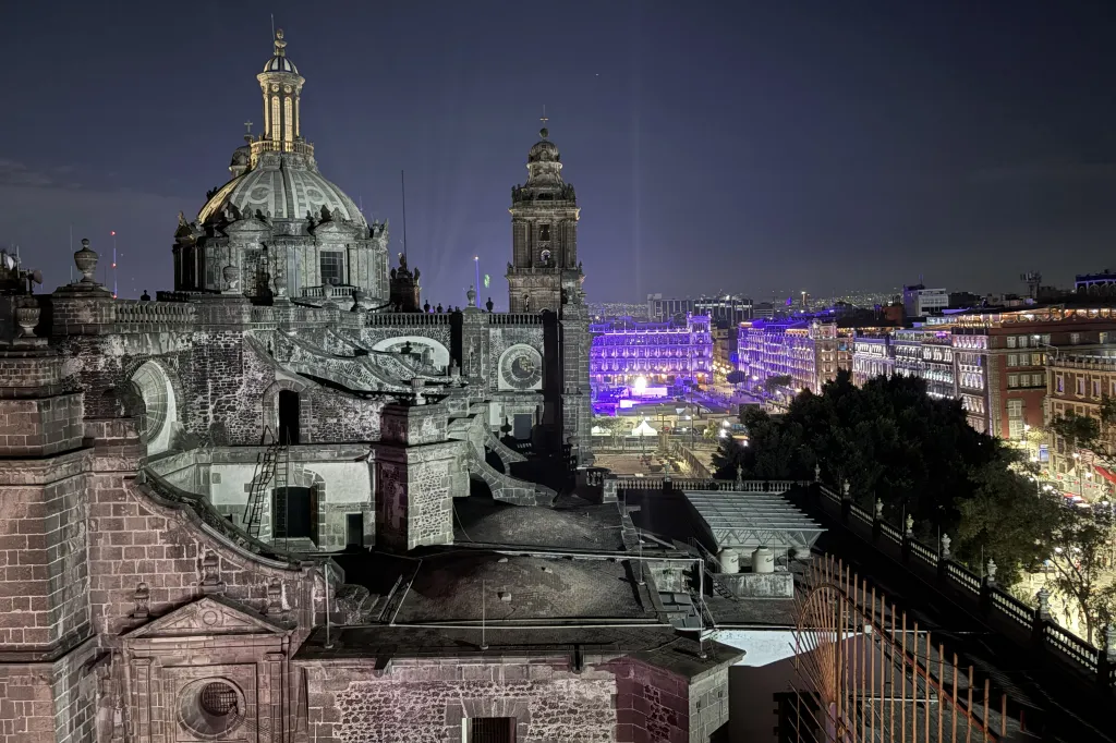 ¡Viva México!, 28.02.2026 22:31